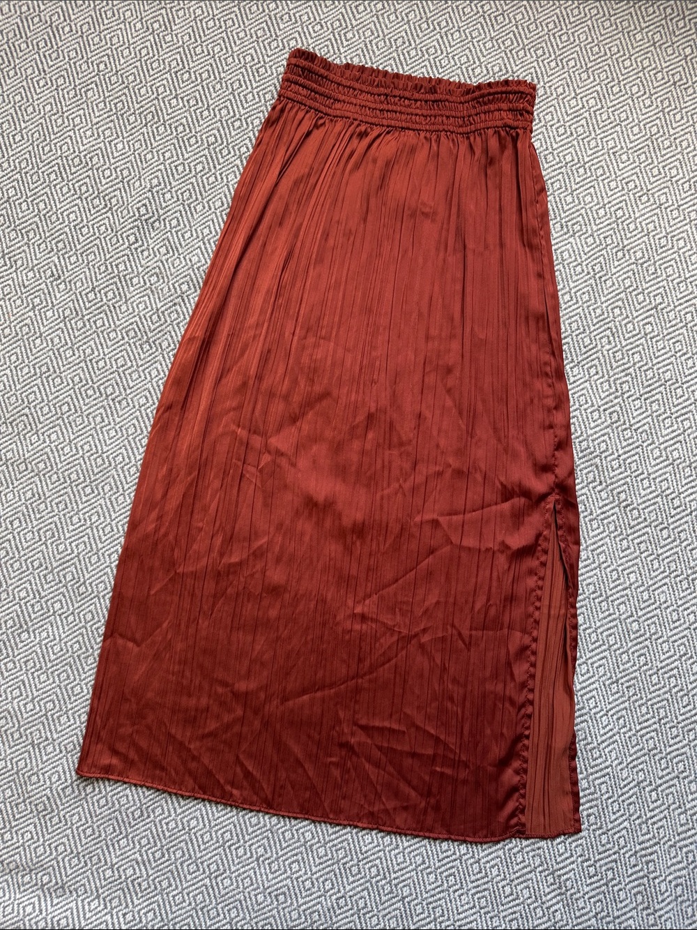 GAP Women’s Rust Red Satin Skirt /Crinkle Texture